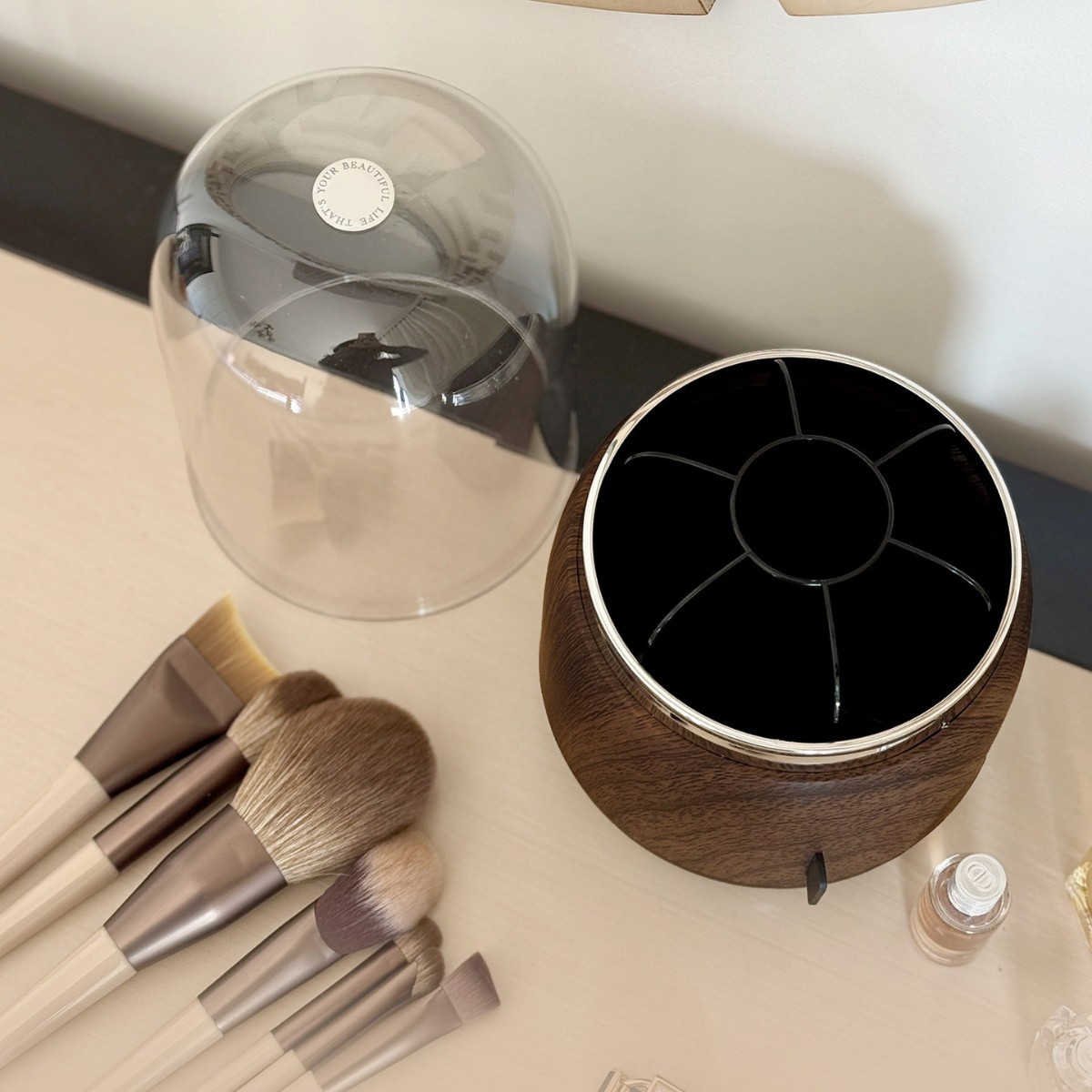 Elegancki, poręczny pojemnik n – Luxury Skincare And Makeup Brands recenzja i cena